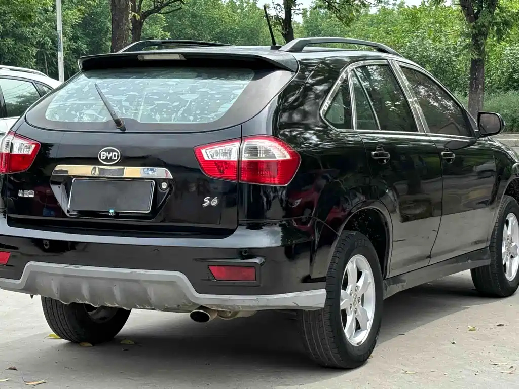 BYD S6 2012