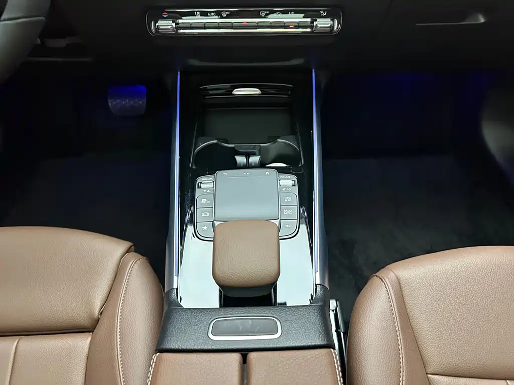 MERCEDES BENZ GLB 2023