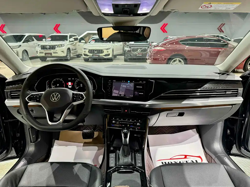 VOLKSWAGEN PASSAT 2023