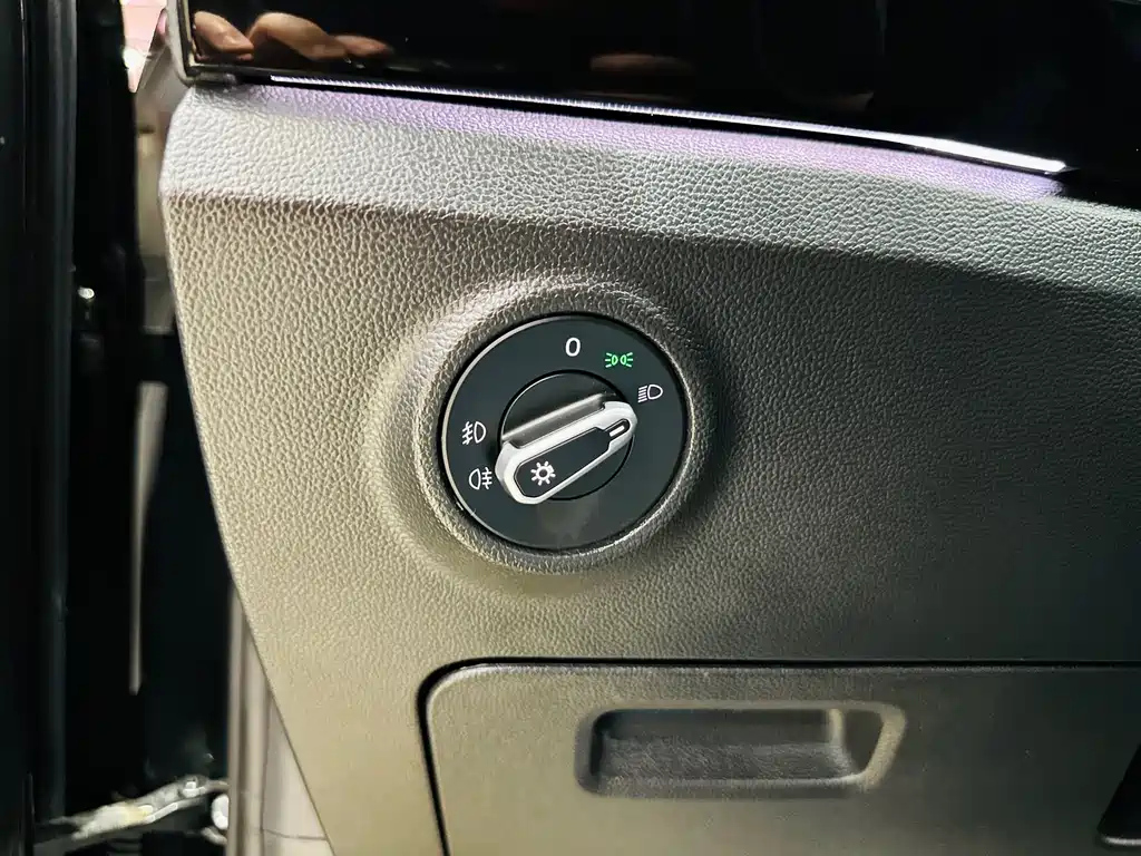 VOLKSWAGEN TAYRON 2020