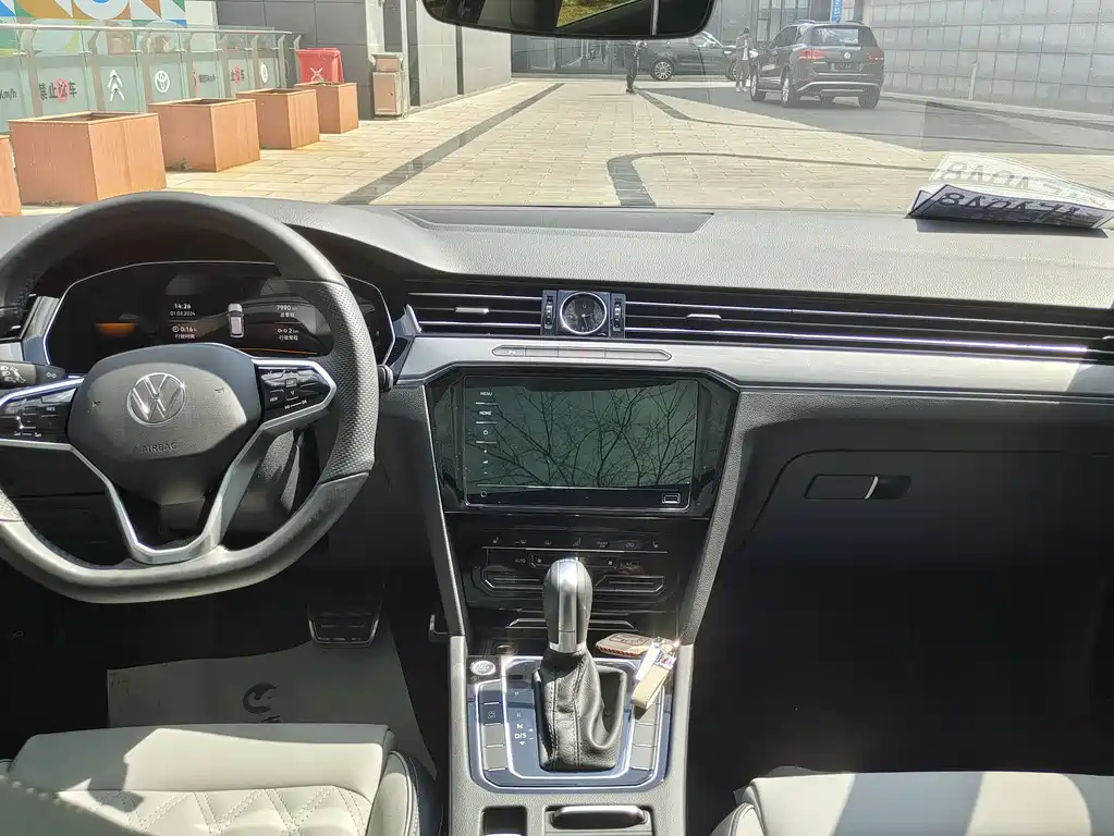 VOLKSWAGEN MAGOTAN 2023