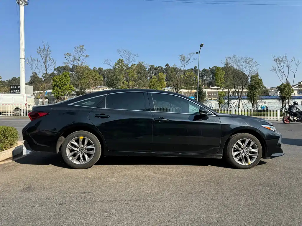 TOYOTA AVALON 2021