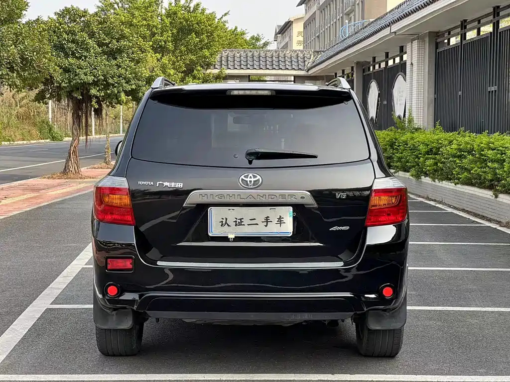 TOYOTA HIGHLANDER 2010
