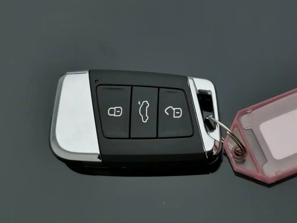 VOLKSWAGEN PASSAT 2022