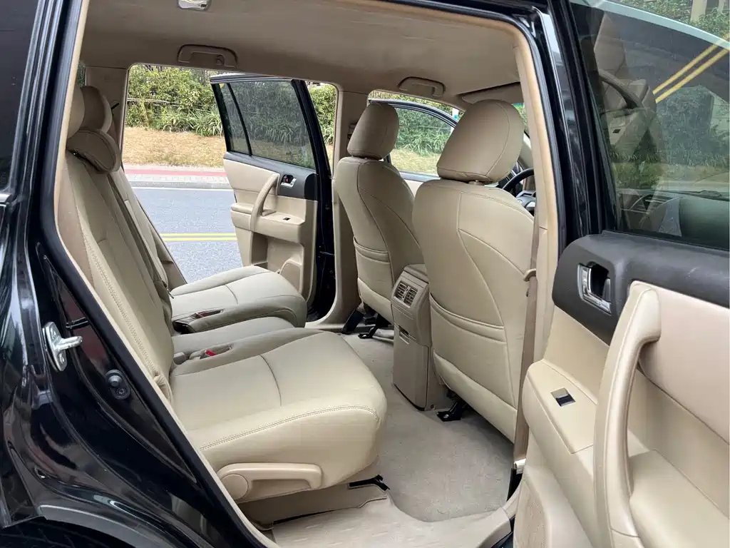 TOYOTA HIGHLANDER 2015
