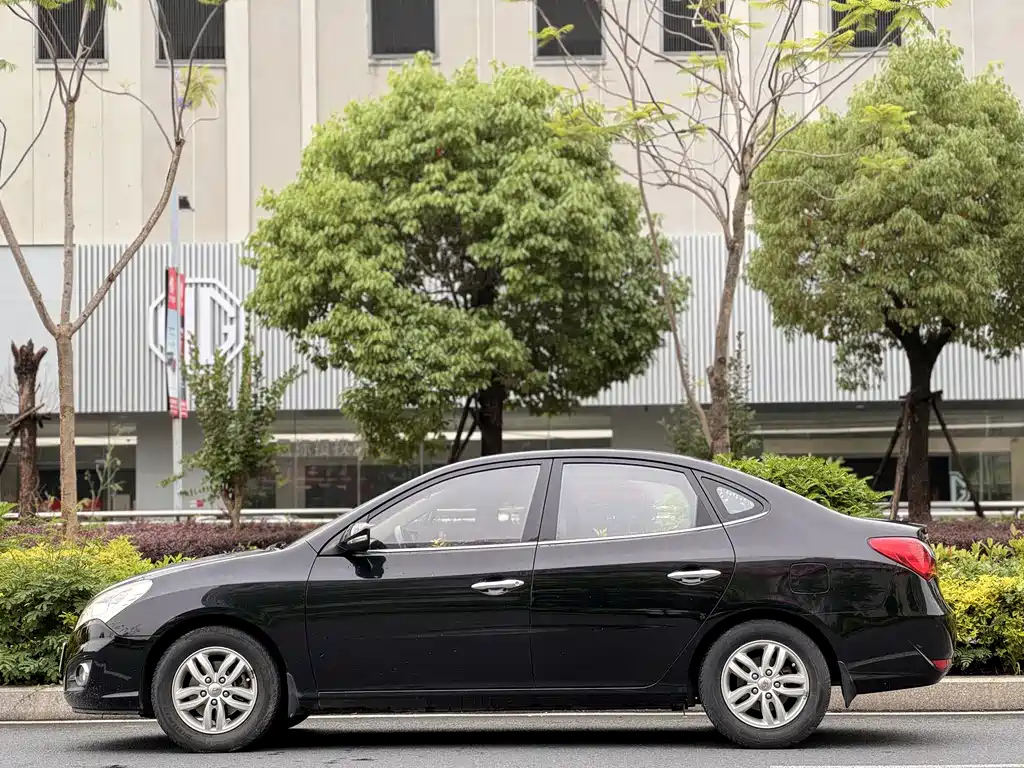 HYUNDAI CELESTA 2013
