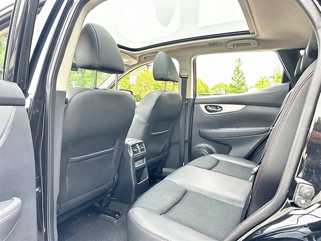 NISSAN QASHQAI 2019