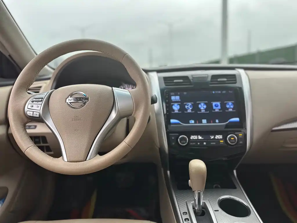 NISSAN TEANA 2016