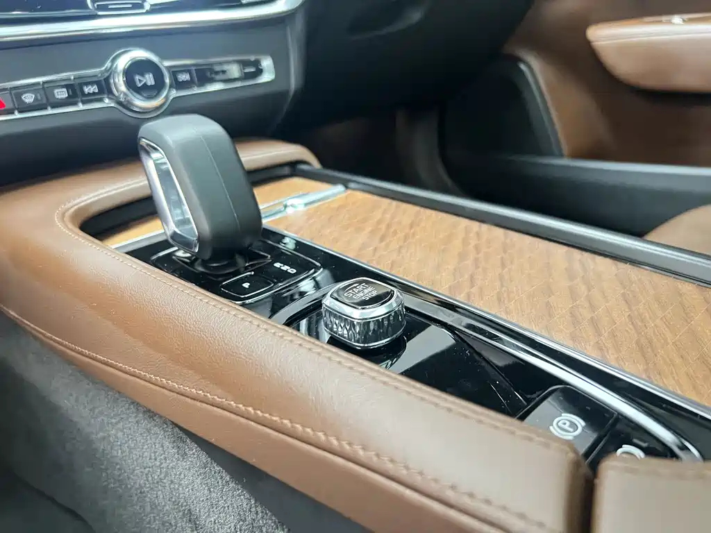 VOLVO S90 2022