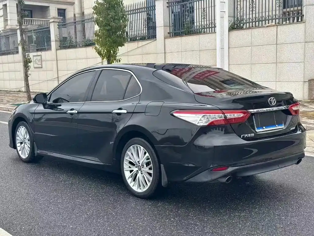 TOYOTA CAMRY 2019