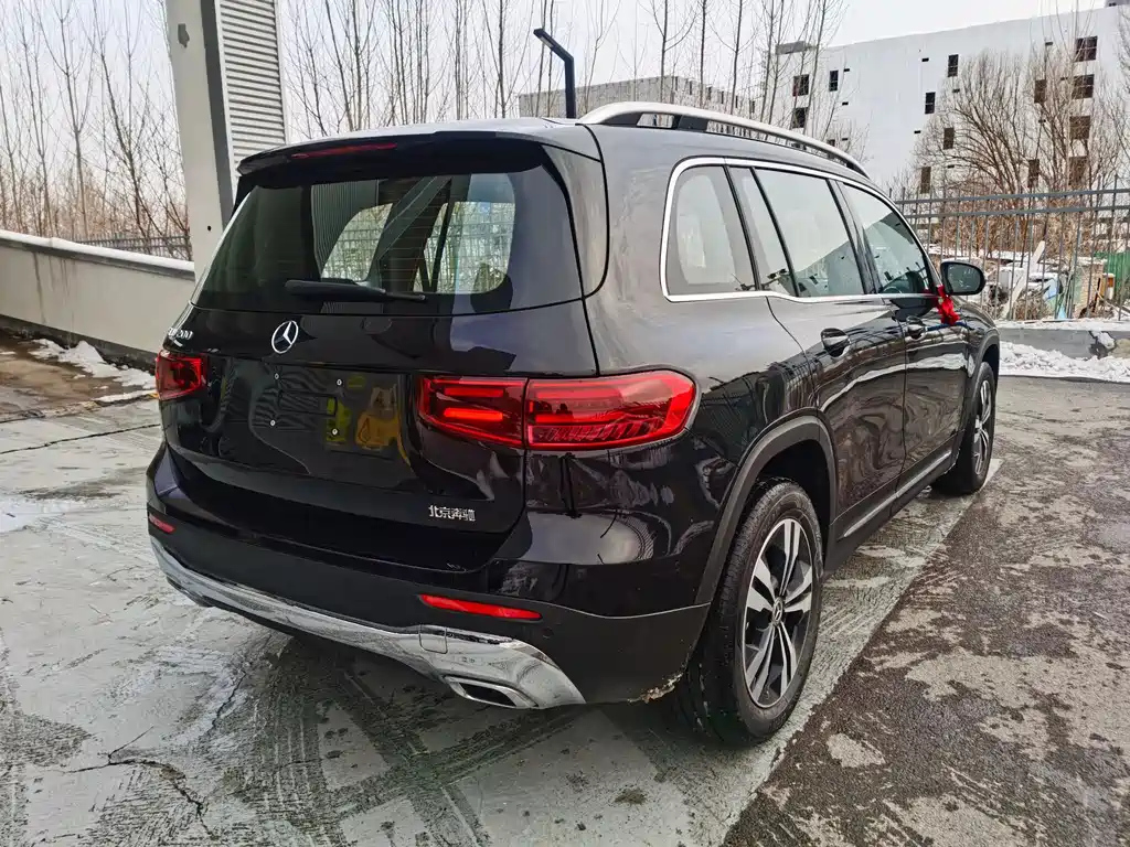 MERCEDES BENZ GLB 2024