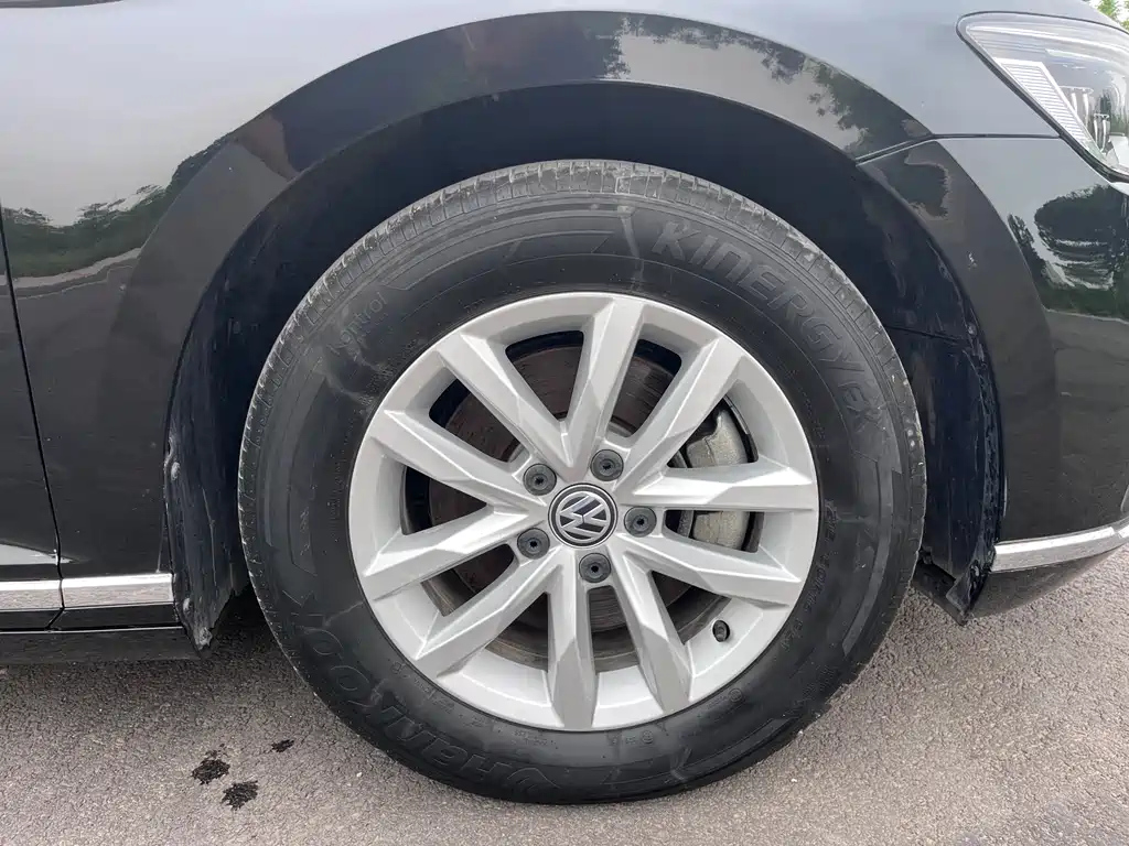 VOLKSWAGEN MAGOTAN 2020
