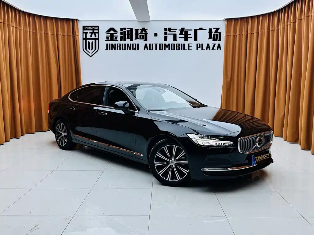 VOLVO S90 2022