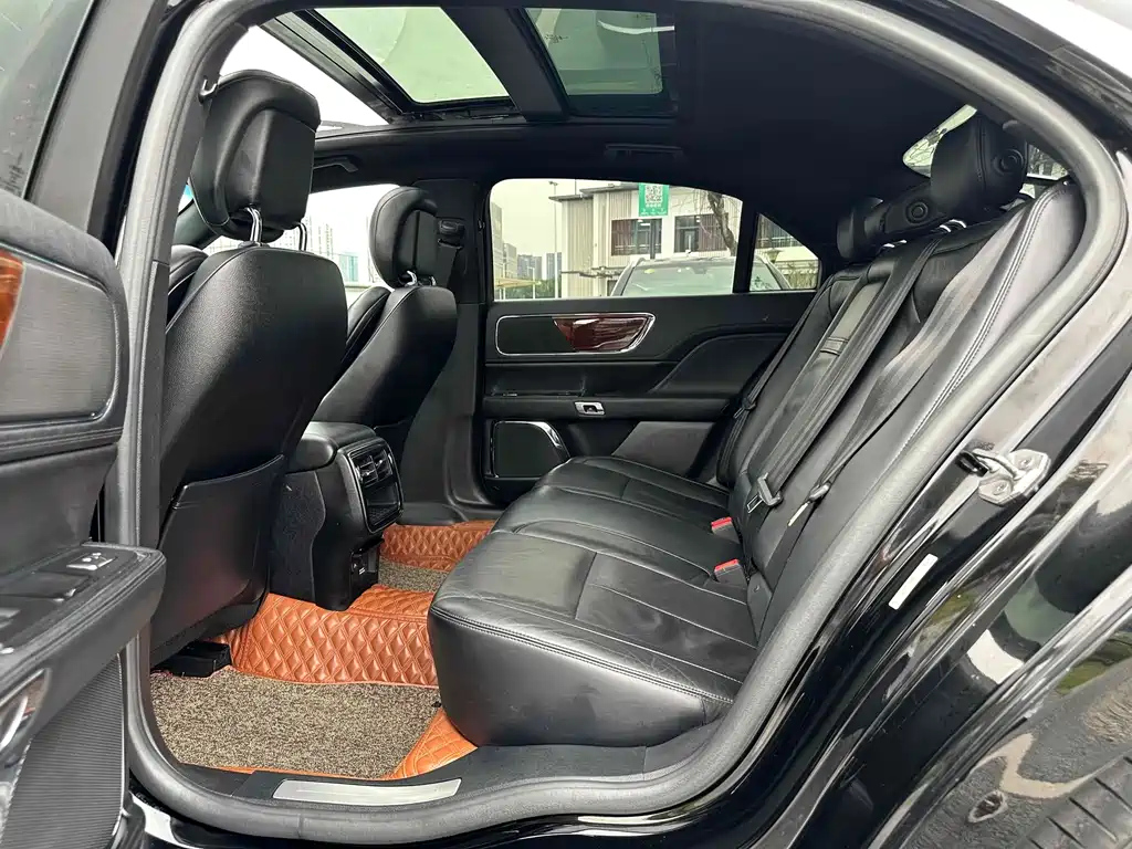 LINCOLN CONTINENTAL 2017