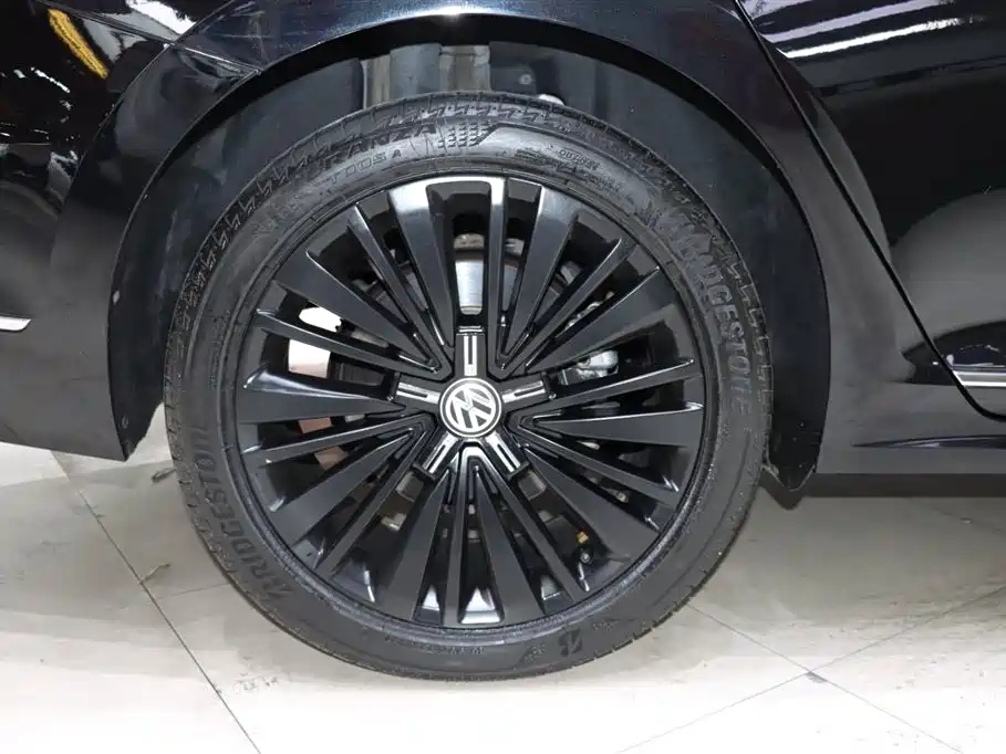 VOLKSWAGEN PASSAT 2019