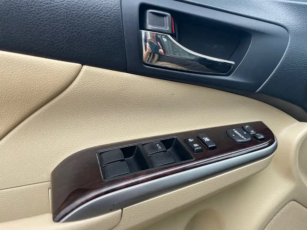 TOYOTA CAMRY 2016
