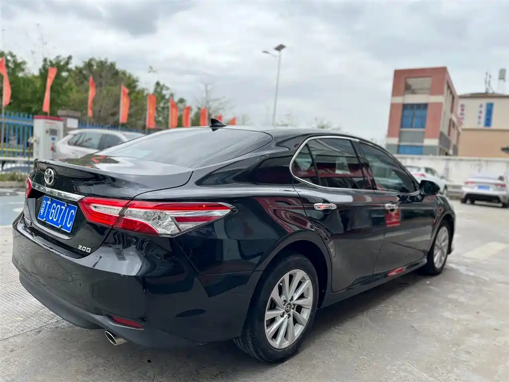 TOYOTA CAMRY 2021