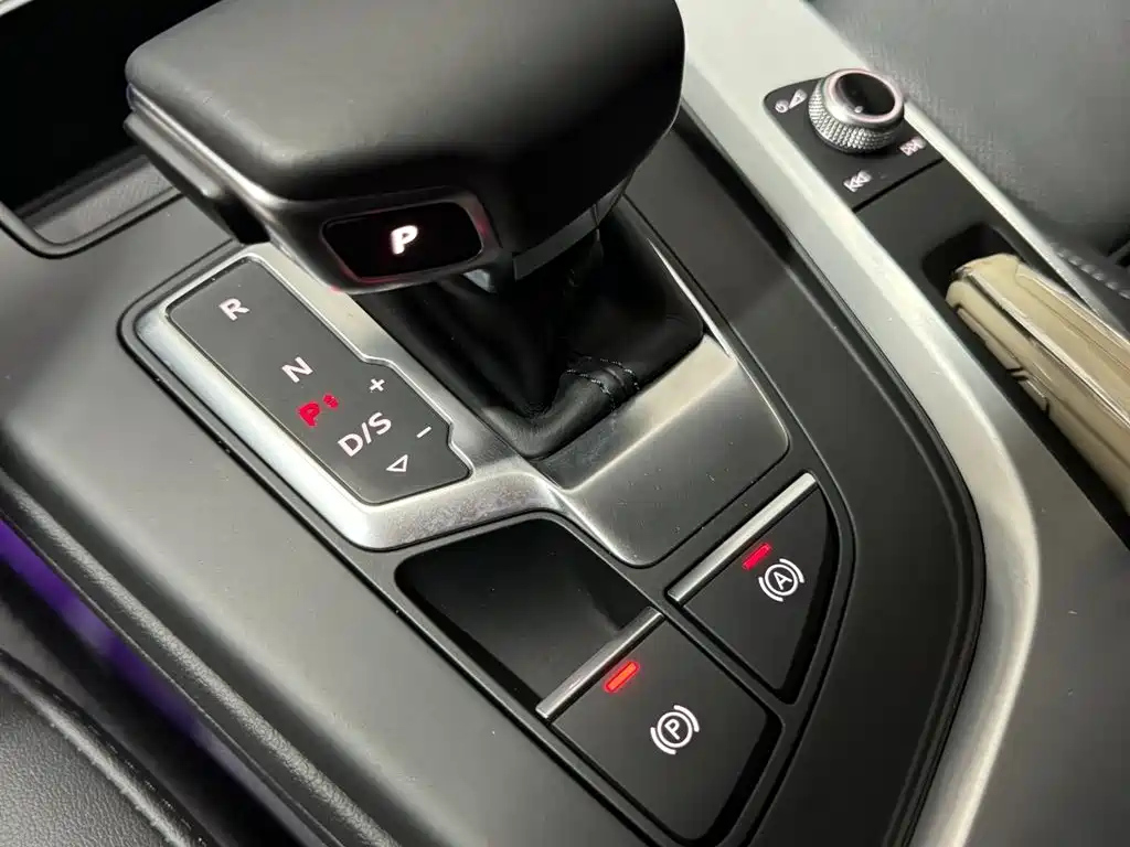 AUDI A4L 2022