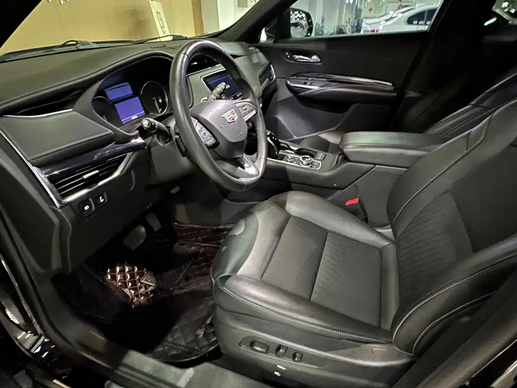 CADILLAC XT4 2021