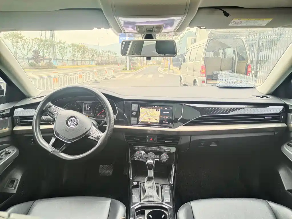 VOLKSWAGEN PASSAT 2020