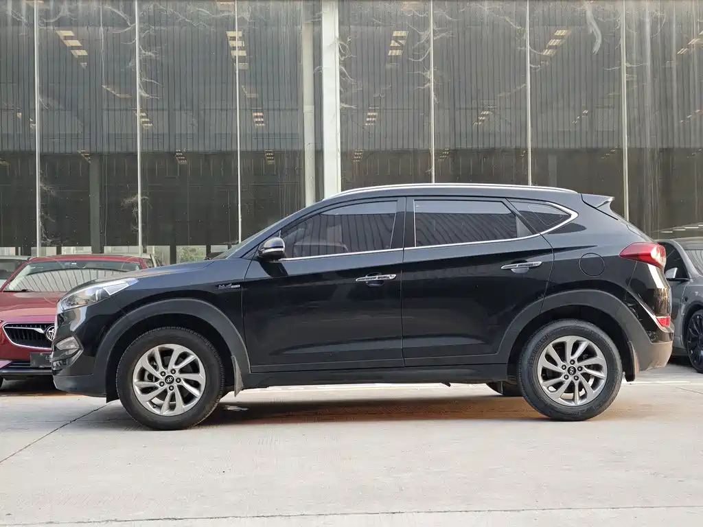 HYUNDAI TUCSON 2017