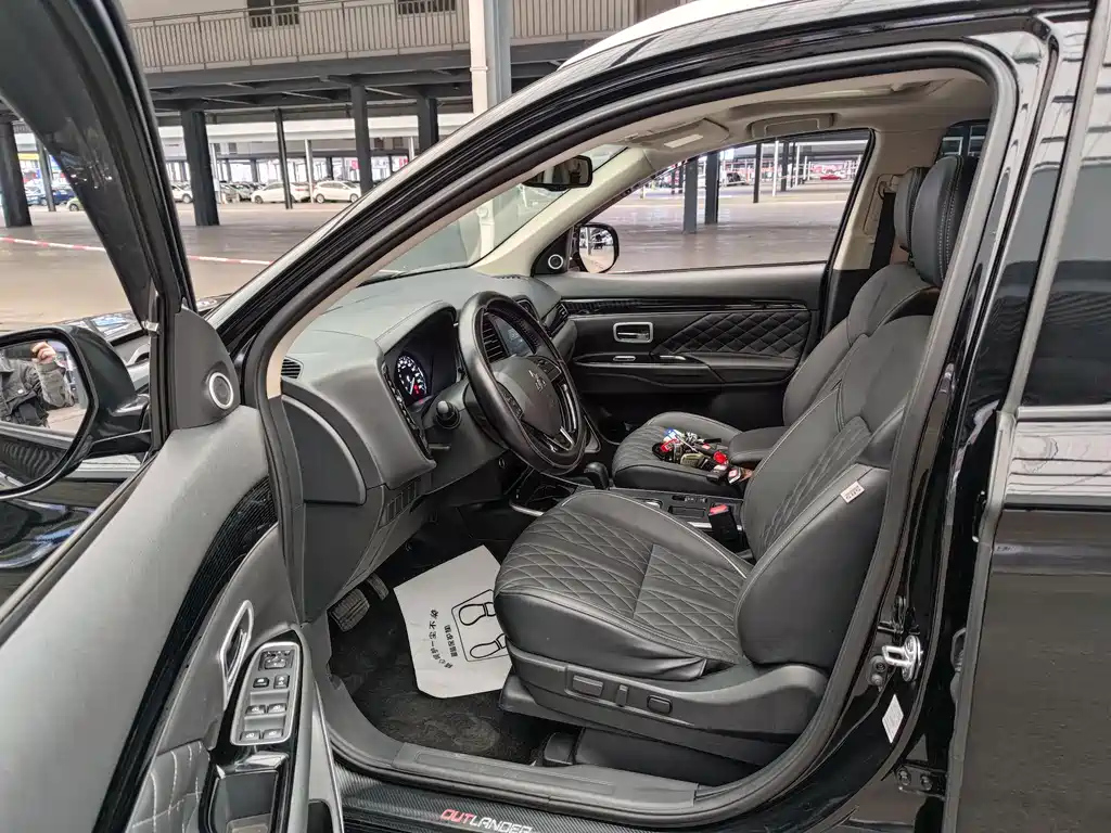 MITSUBISHI OUTLANDER 2022