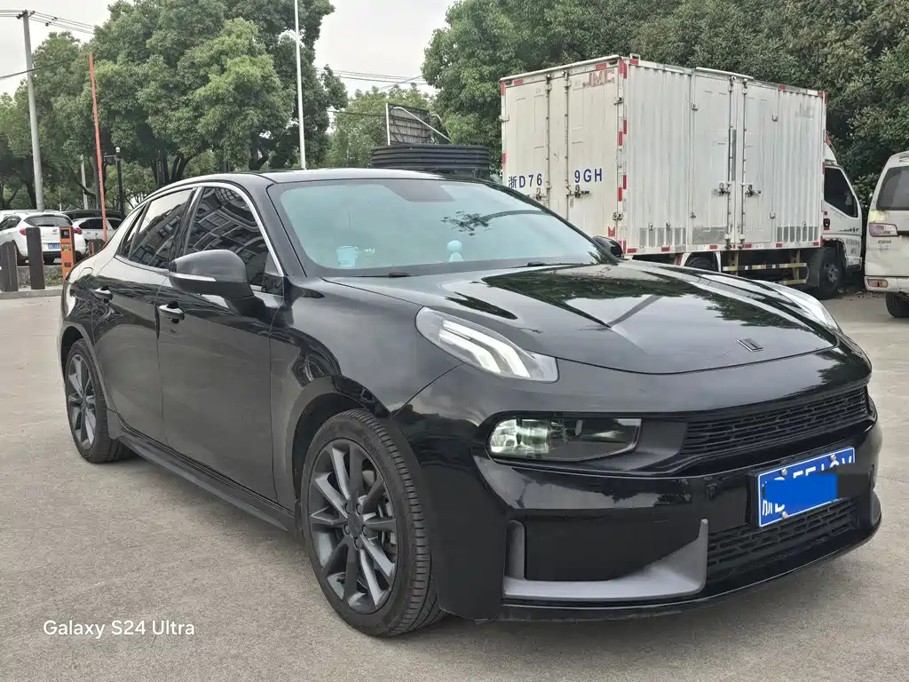 LYNK&CO 03 2020