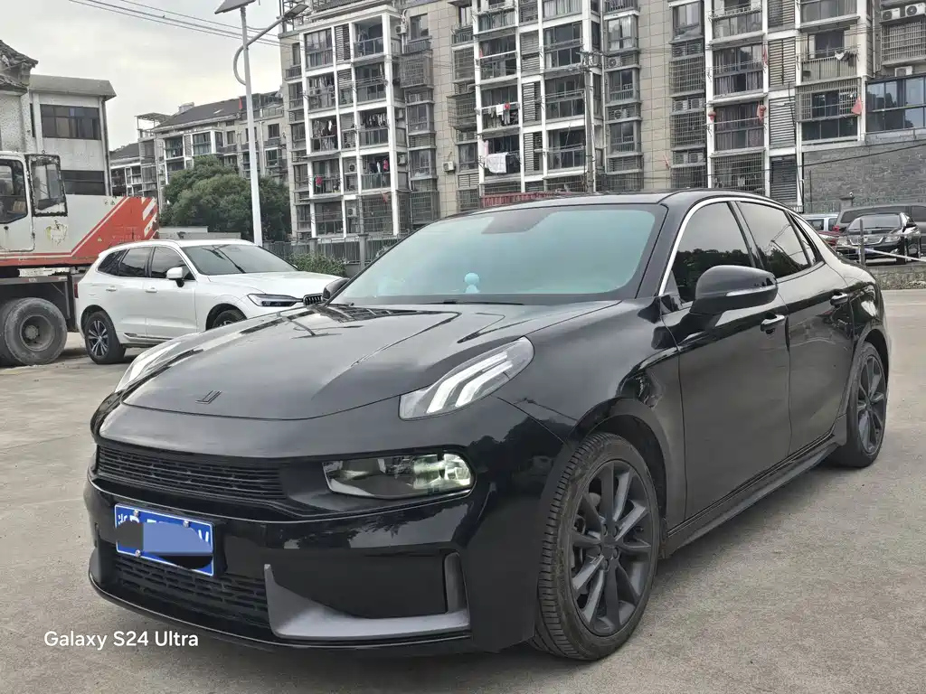 LYNK&CO 03 2020