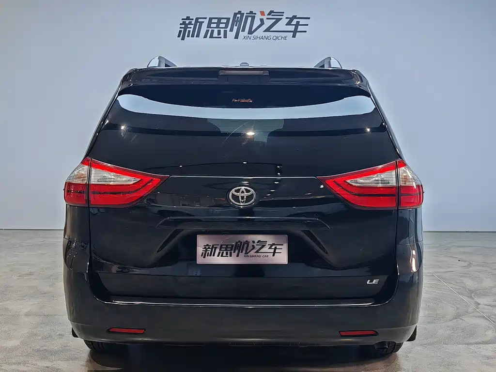 TOYOTA SIENNA 2018
