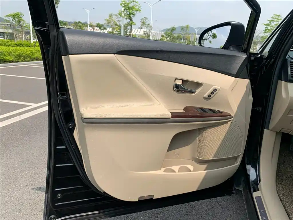 TOYOTA VENZA IMPORT 2014
