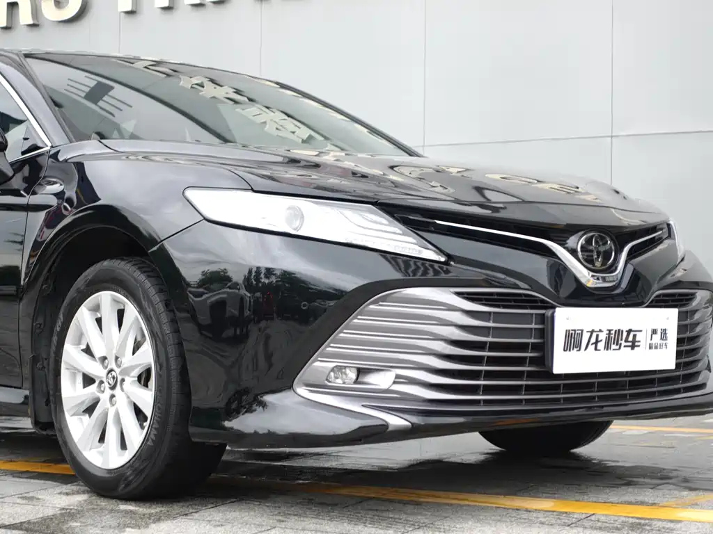 TOYOTA CAMRY 2020