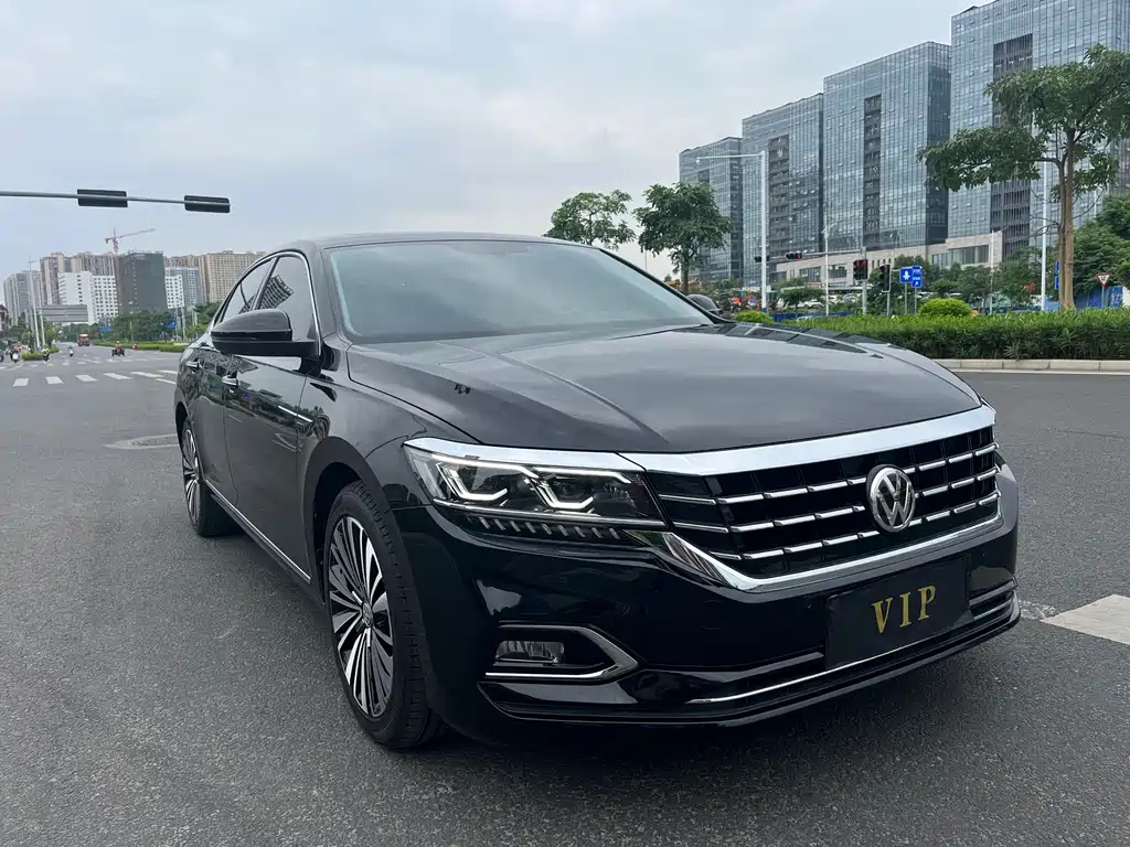 VOLKSWAGEN PASSAT 2020