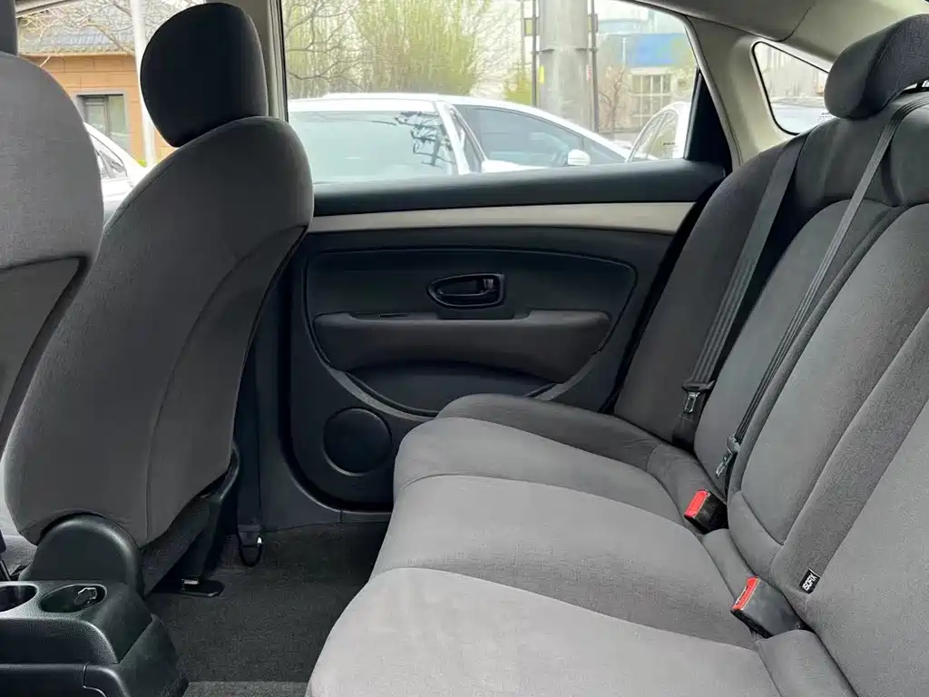 NISSAN SYLPHY 2016