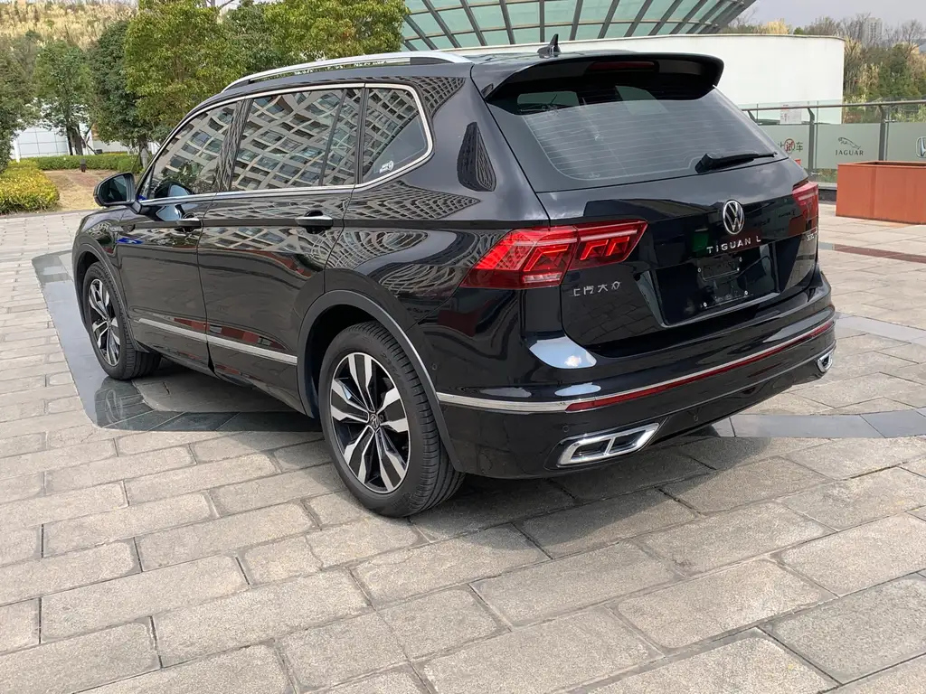 VOLKSWAGEN TIGUAN L 2022