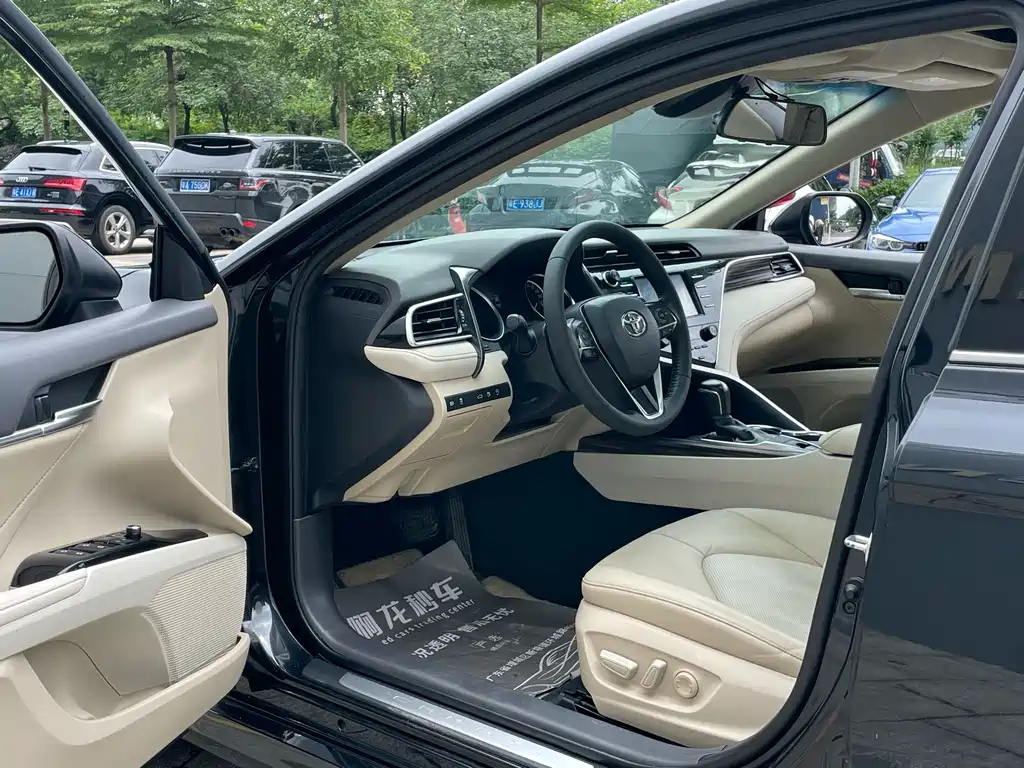 TOYOTA CAMRY 2018