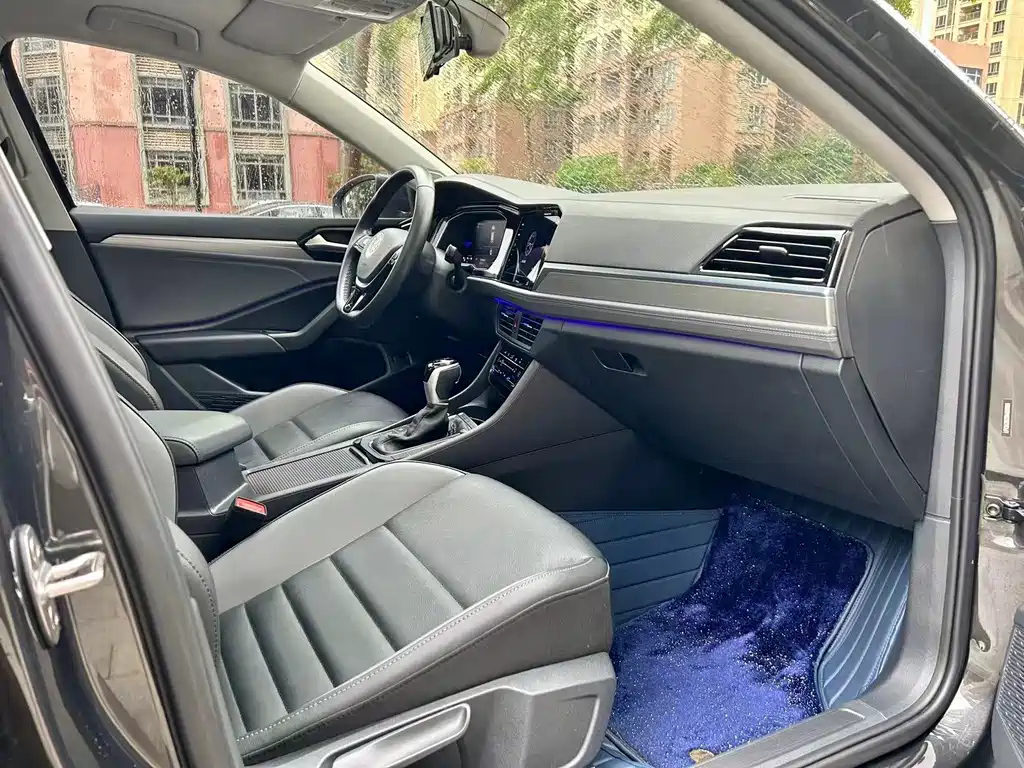VOLKSWAGEN SAGITAR 2022