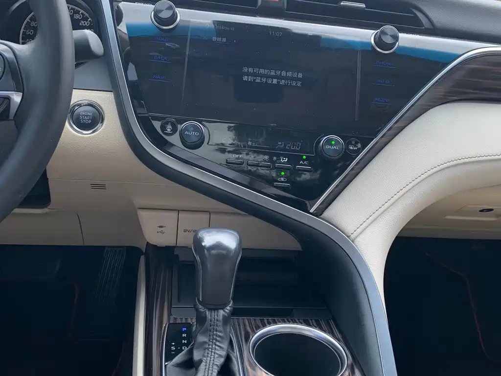 TOYOTA CAMRY 2019