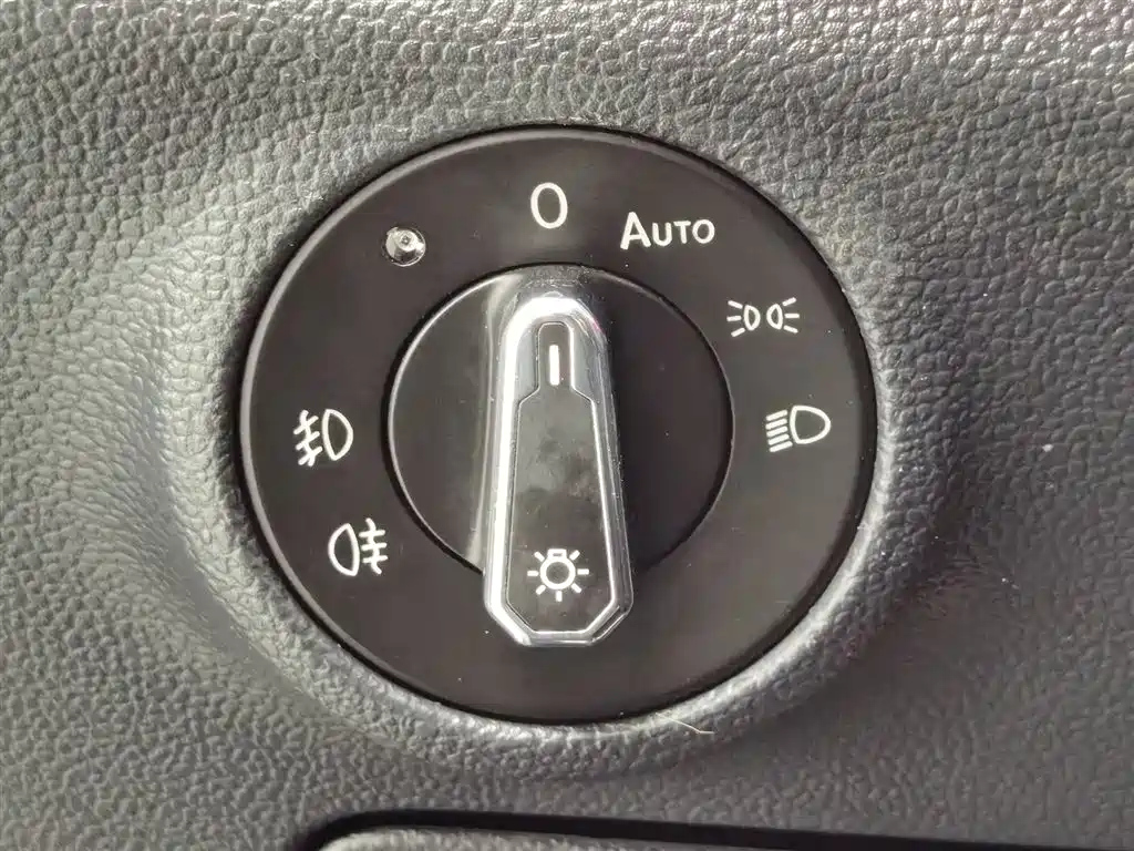 VOLKSWAGEN SAGITAR 2021