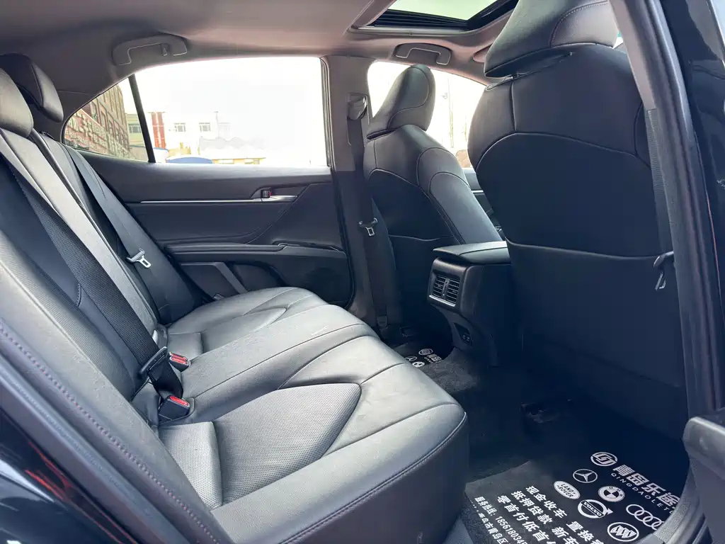 TOYOTA CAMRY 2019