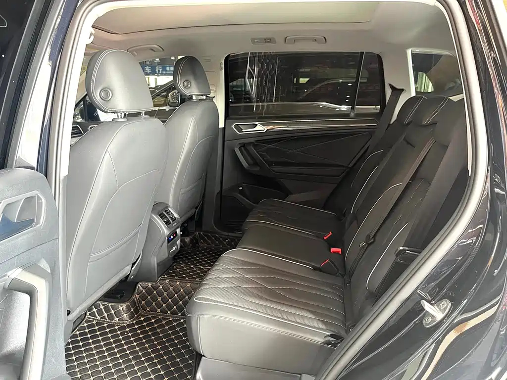 VOLKSWAGEN TIGUAN L 2022