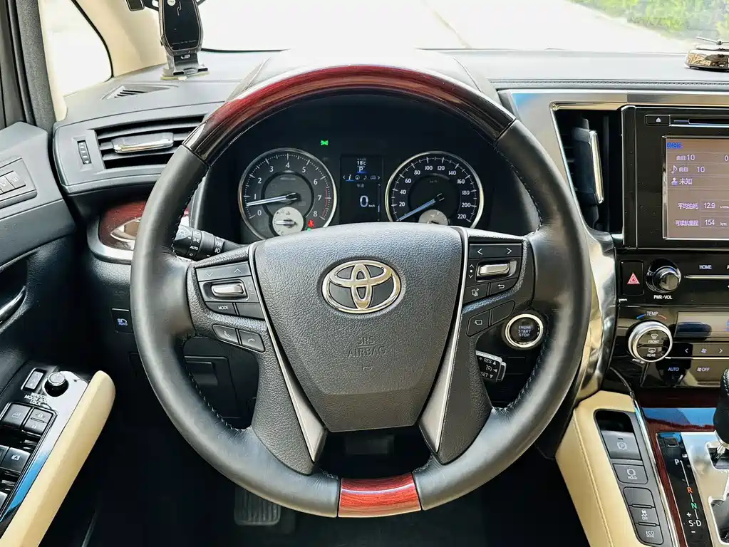 TOYOTA ALPHARD 2018