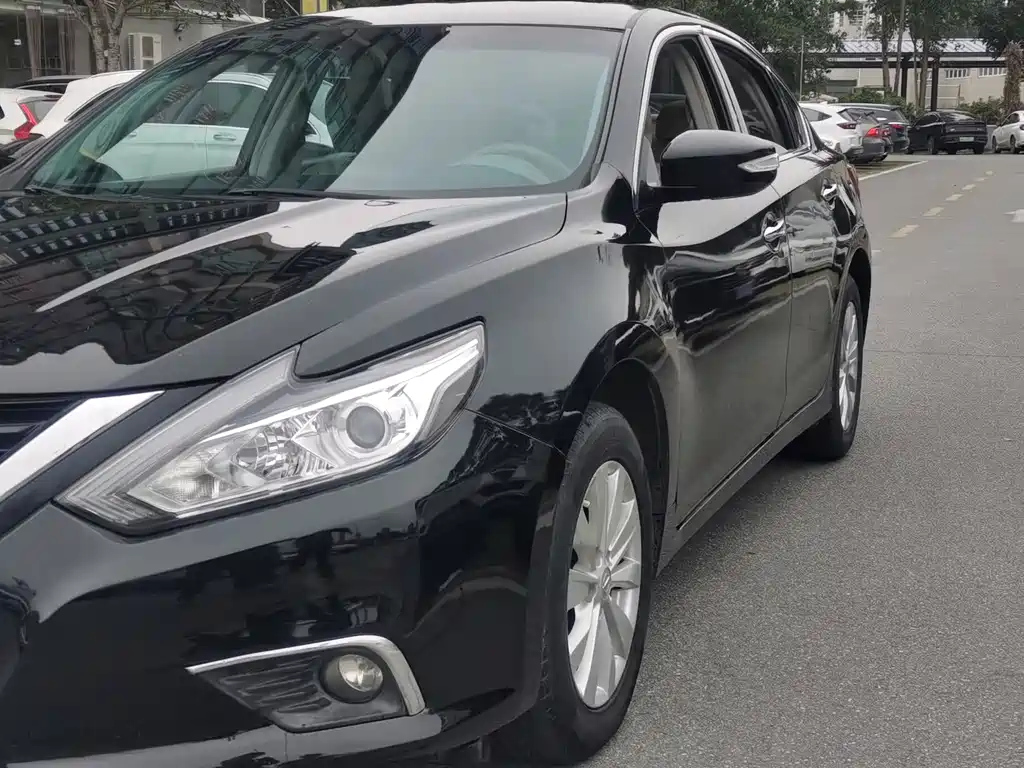 NISSAN TEANA 2017