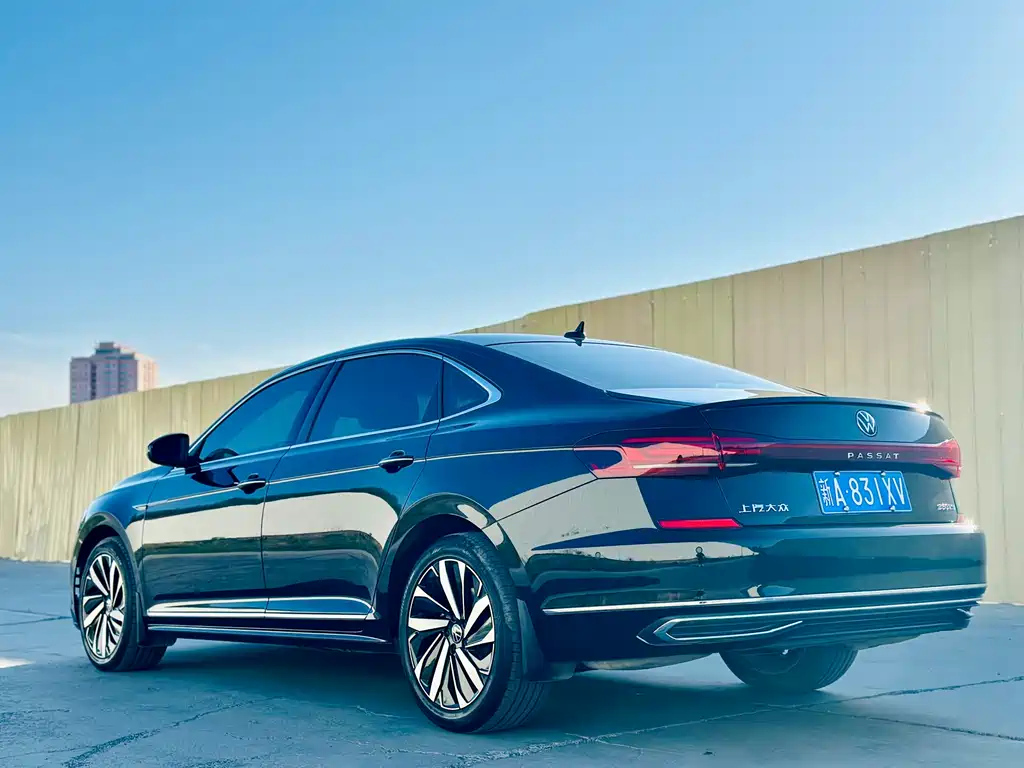 VOLKSWAGEN PASSAT 2022
