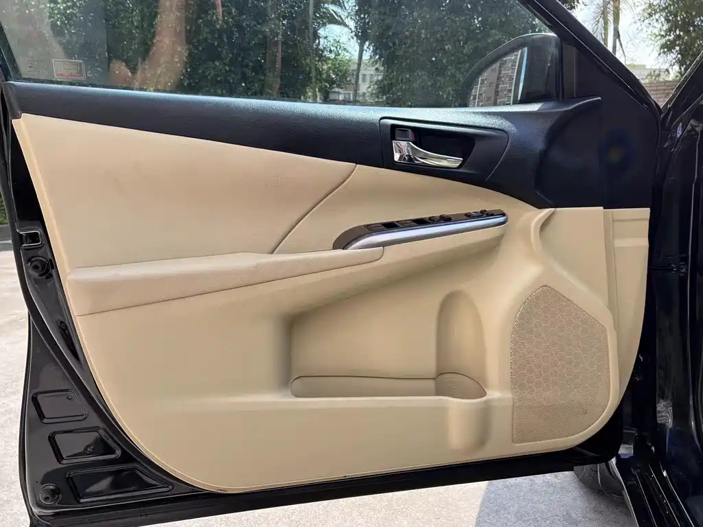 TOYOTA CAMRY 2016