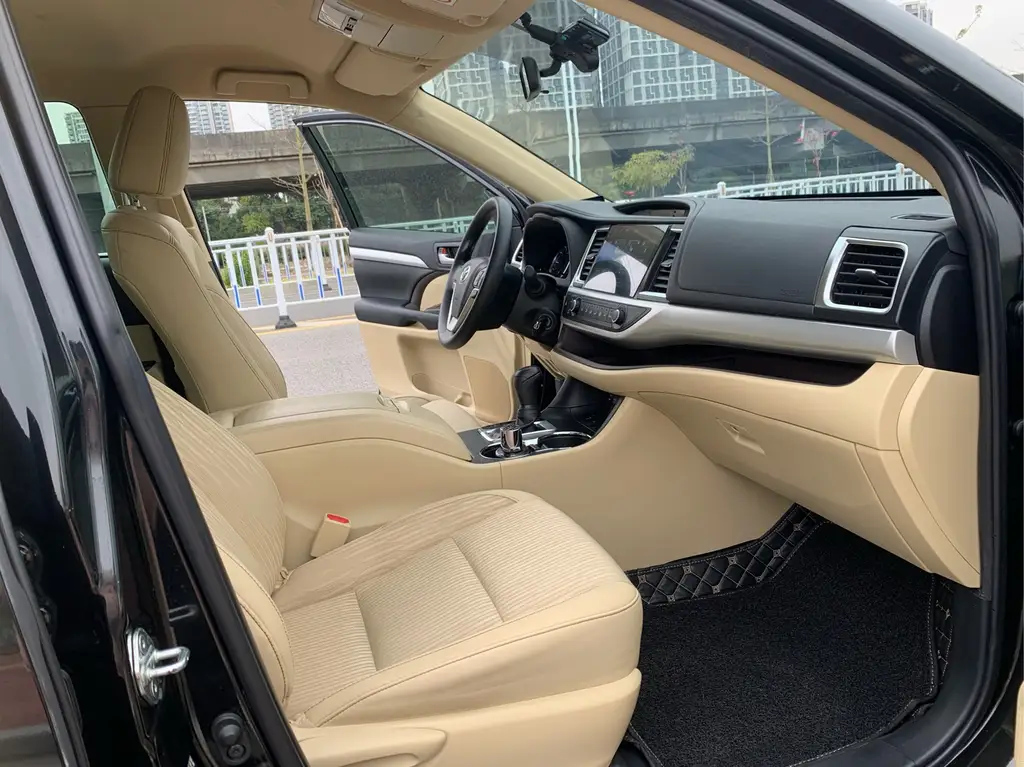 TOYOTA HIGHLANDER 2020