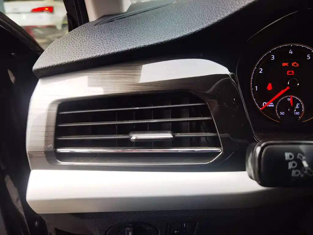 VOLKSWAGEN LAVIDA 2020