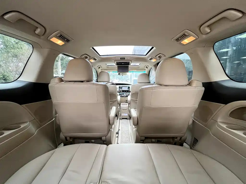 TOYOTA PREVIA 2015