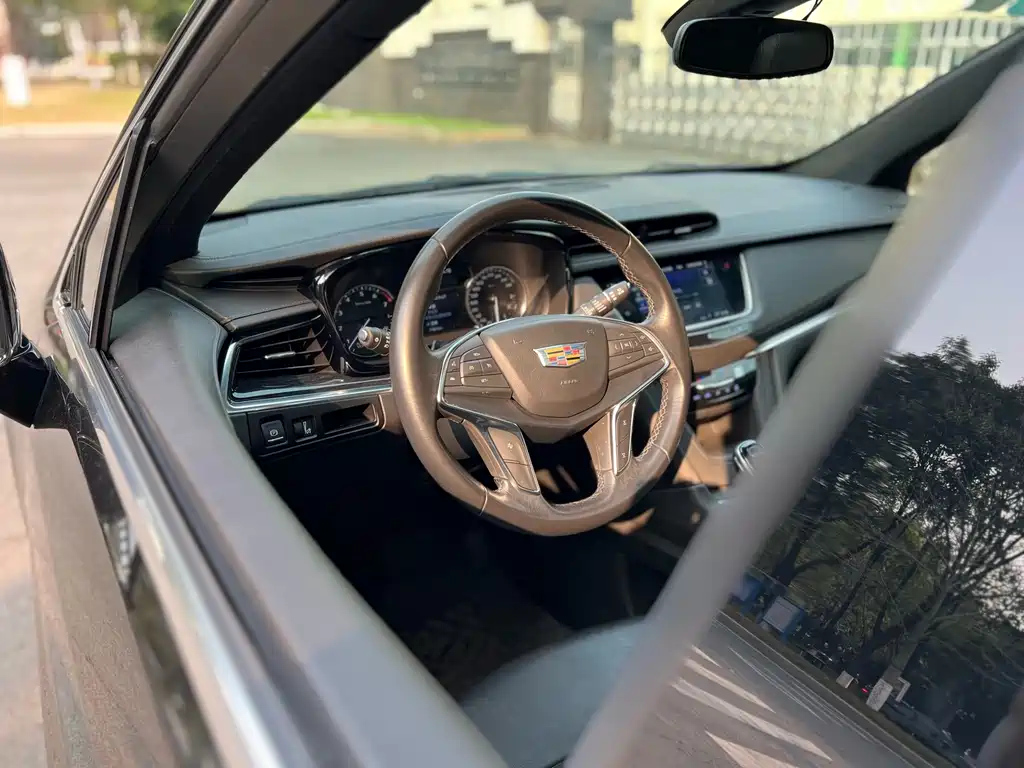 CADILLAC XT5 2020