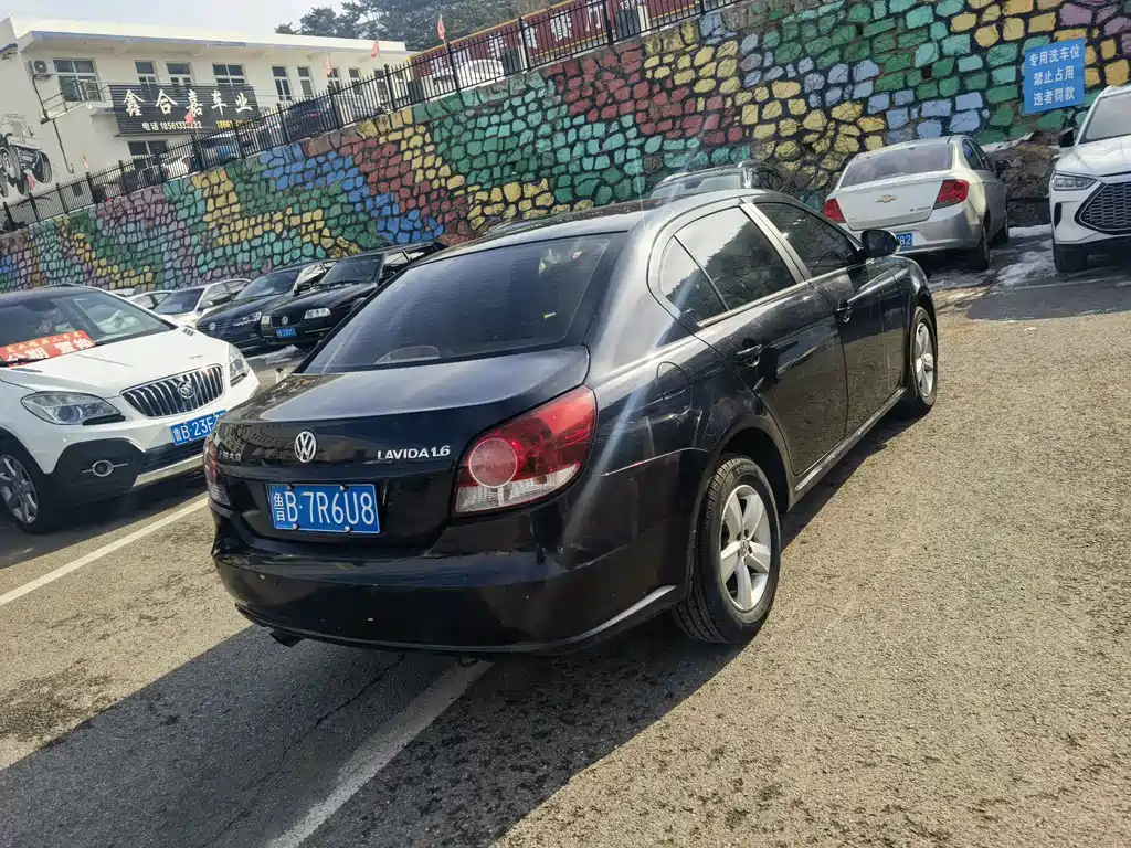 VOLKSWAGEN LAVIDA 2013