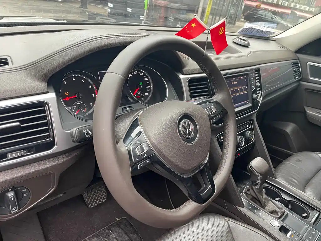 VOLKSWAGEN TOURAN 2018